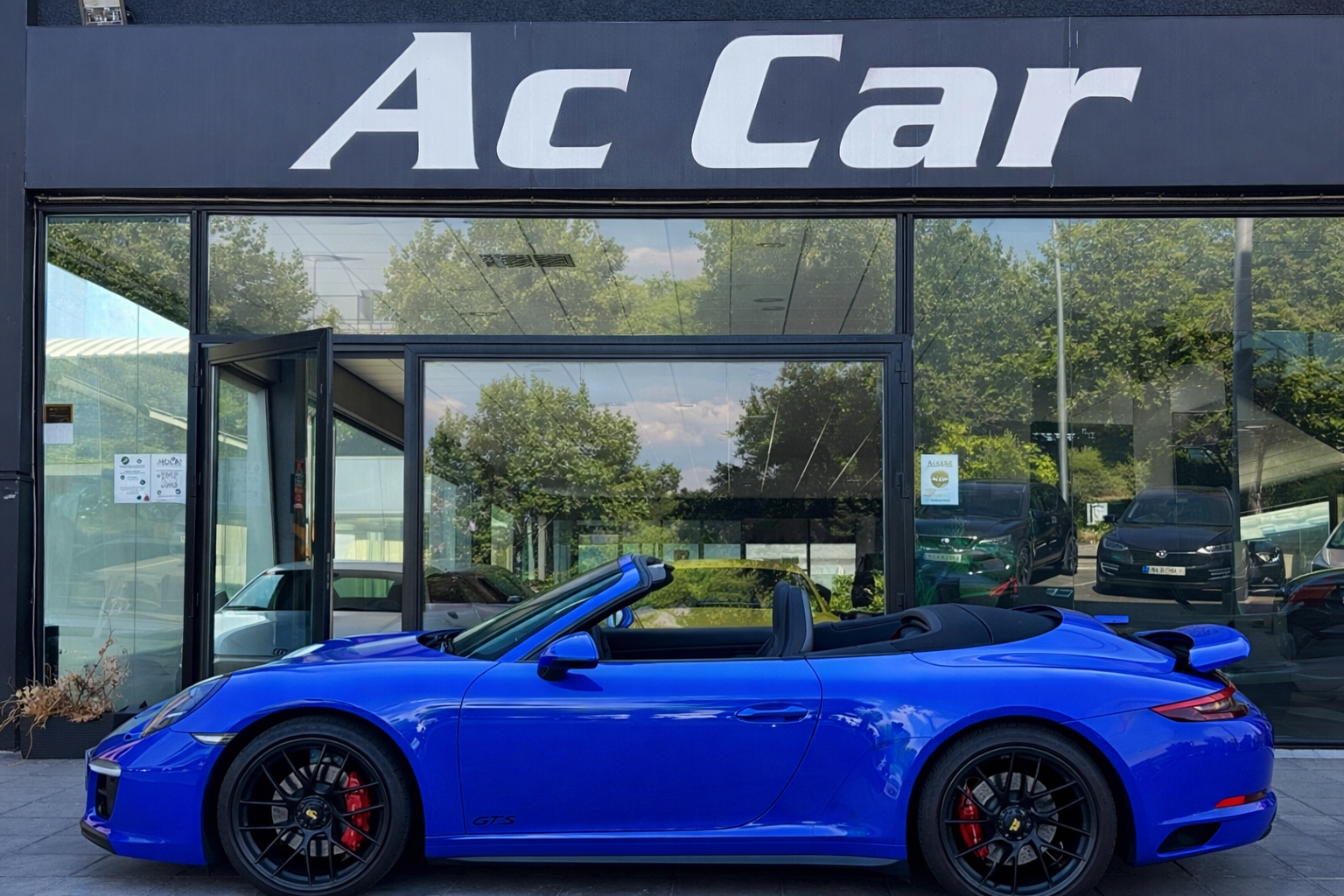 Porsche 911 Carrera GTS Cabriolet